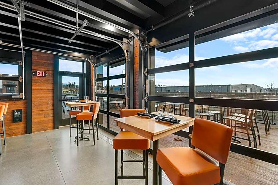 Cobblestone Hotel & Suites - Lynden