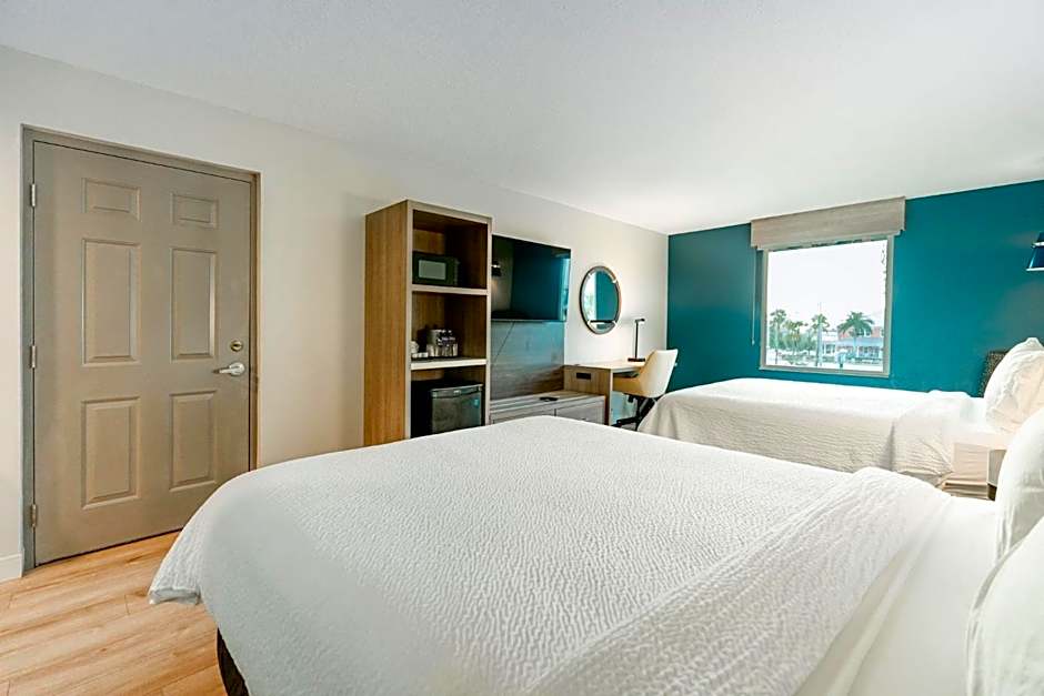 Holiday Inn Express Hotel & Suites Cocoa Beach By IHG