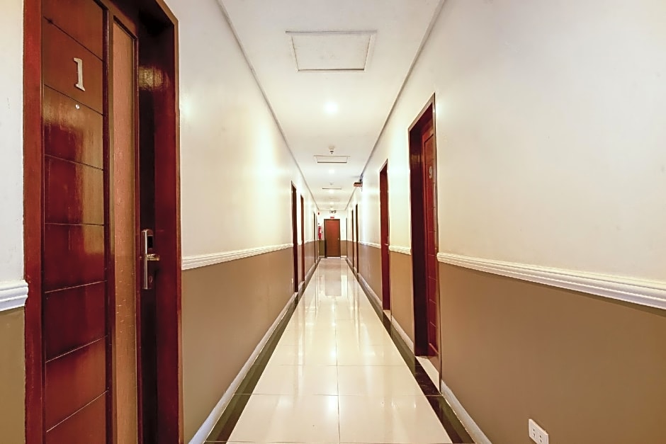 402 Royale Parc Hotel