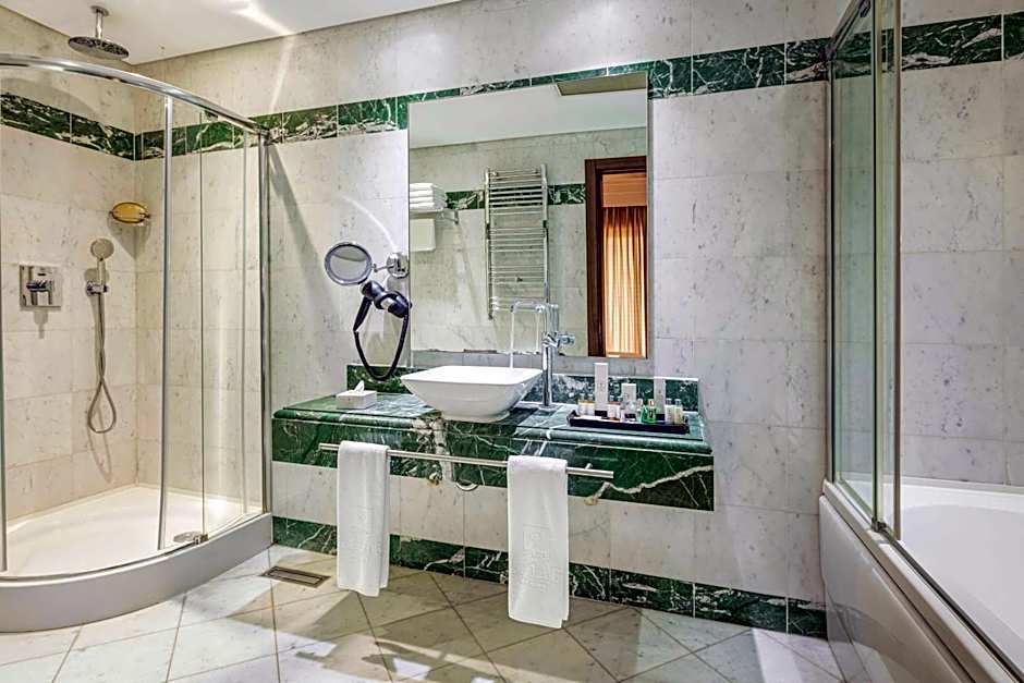 Hotel Çelik Palas Convention Center & Thermal SPA