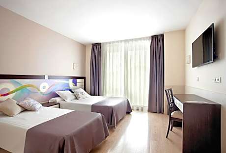 Double Room with Extra Bed (3 Adults)