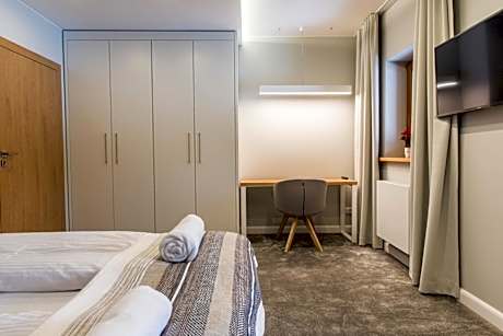 One-Bedroom Apartmentn with mezzanine and Mountain View (5 Adults)
