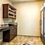 Cobblestone Hotel & Suites - Erie
