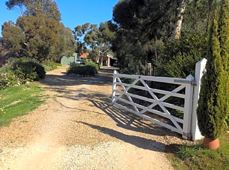 Port Elliot rural retreat