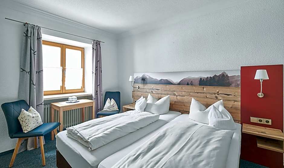 Aktivhotel & Gasthof Schmelz Ihr familienfreundliches Urlaubs Hotel mit Wellness, Almsauna, Chiemgau Karte