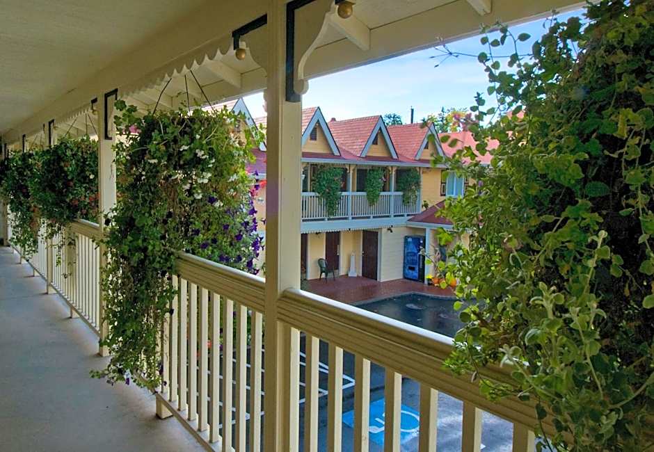 Silverton Inn & Suites