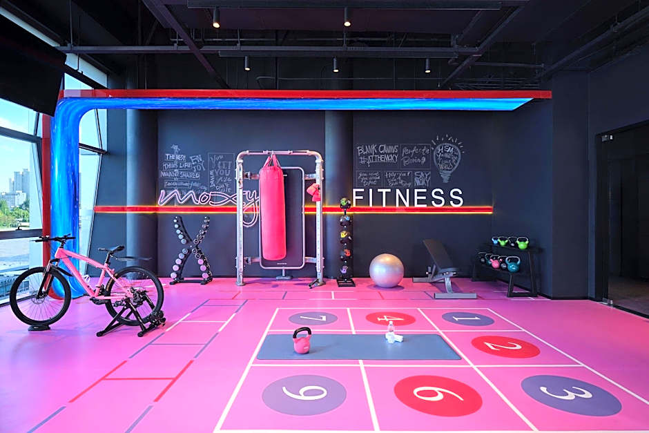 Moxy Ningbo Old Bund