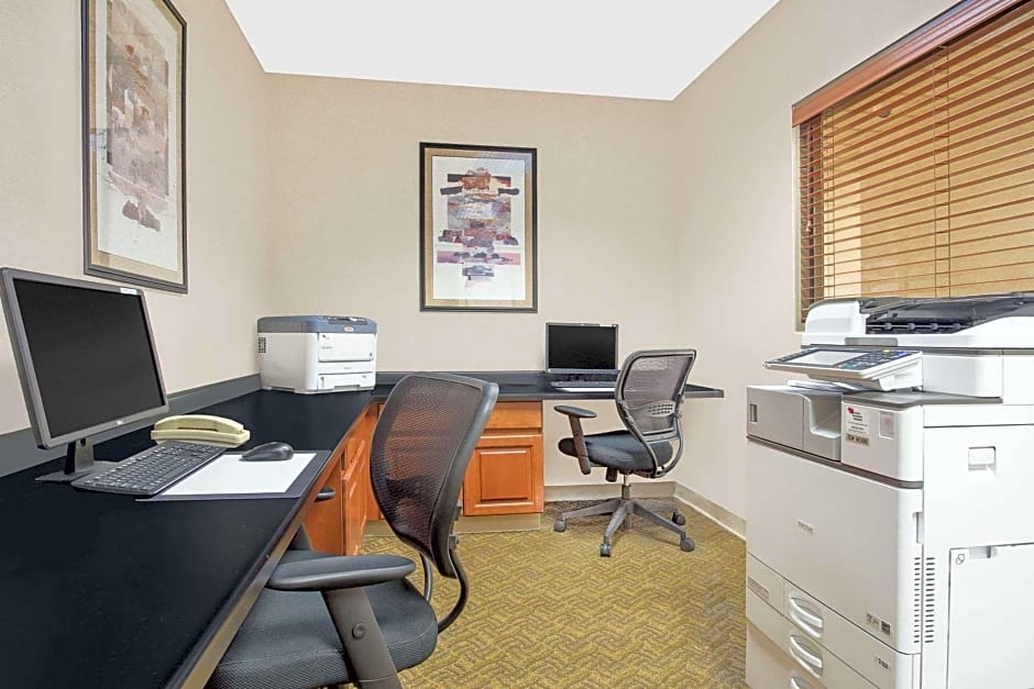 Wingate by Wyndham Green Bay