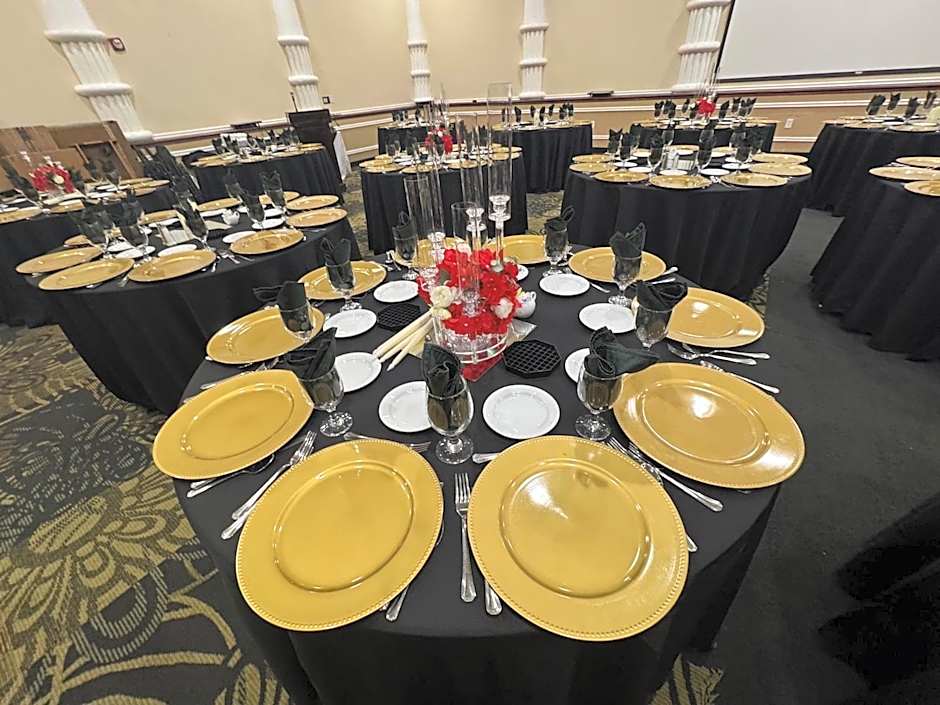 Holiday Inn Express & Suites Cocoa by IHG