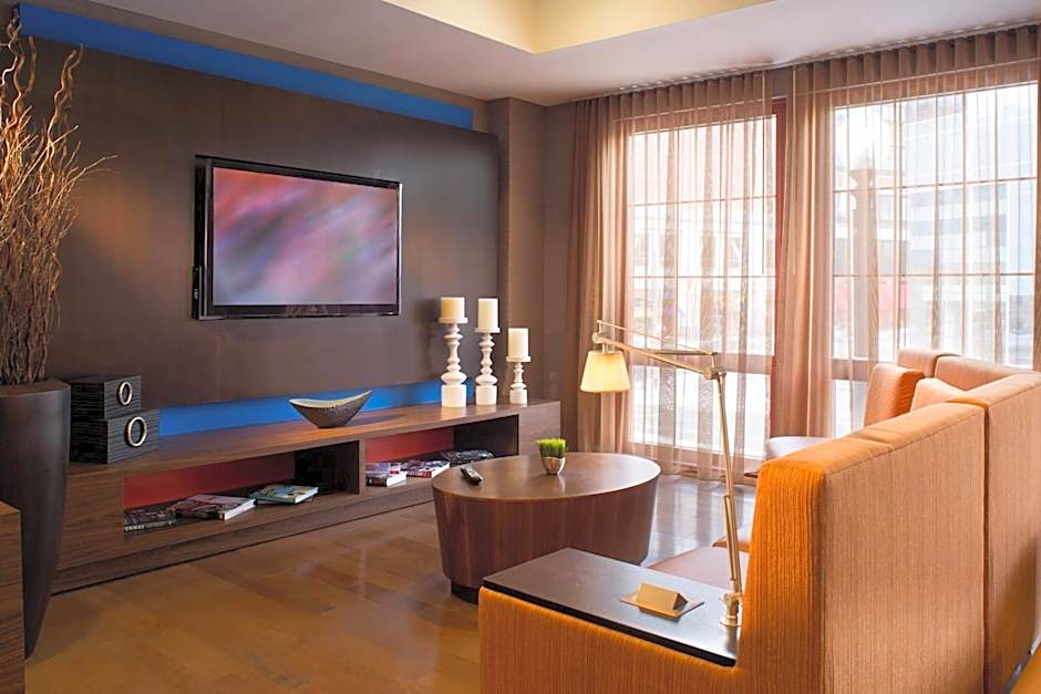 Courtyard by Marriott Providence Downtown
