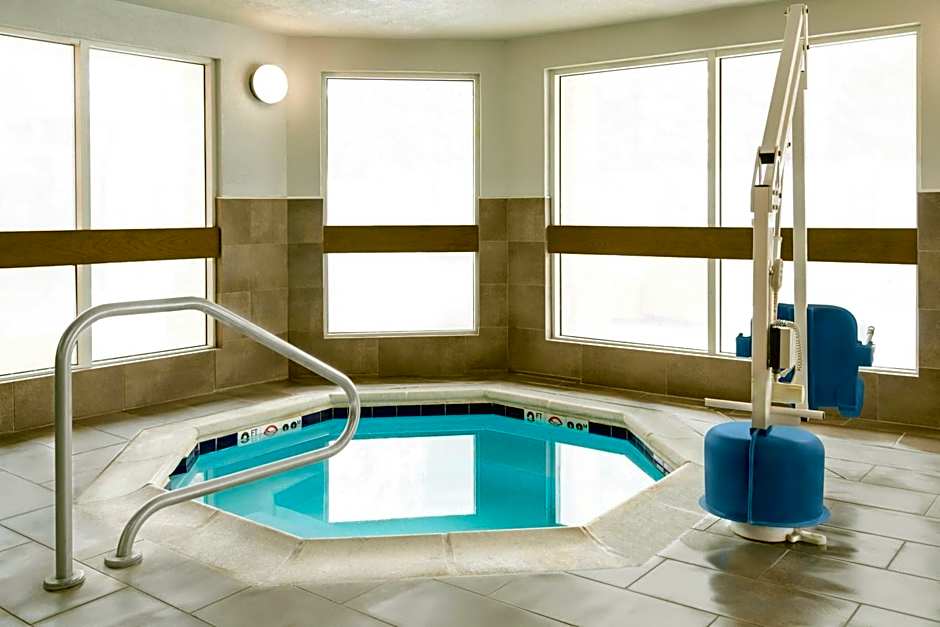 Courtyard by Marriott Cleveland Airport South