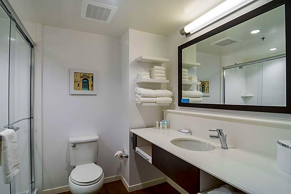 Hampton Inn By Hilton Chicago North-Loyola Station, Il