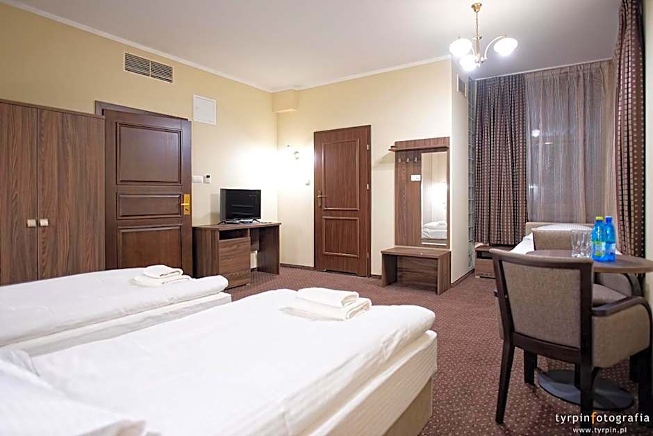 Hotel Lord Krosno