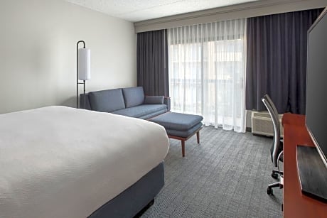 King Room with Sofa Bed and Adapted Tub - Mobility and Hearing Accessible