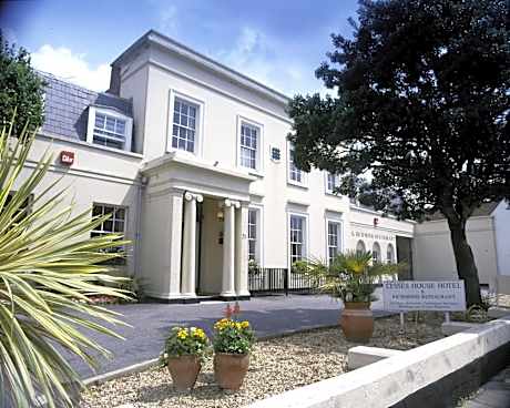 Lysses House Hotel
