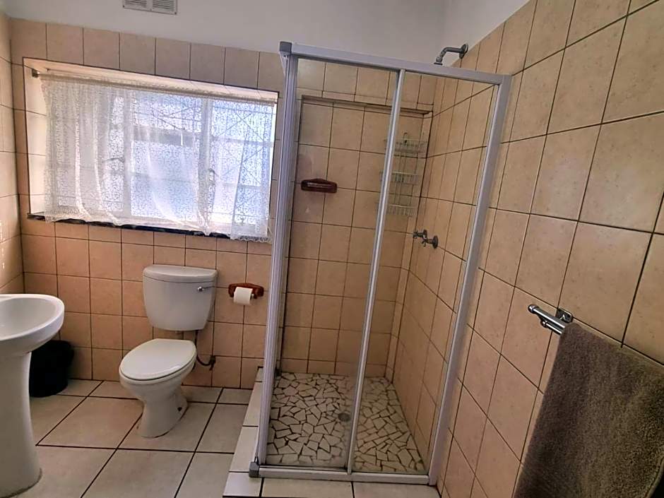 Airport Inn Bed and Breakfast