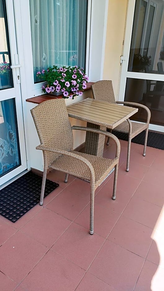 Pokoje Gościnne u MARCINA- sala zabaw, basen, melex, rowery, grill, mini dmuchaniec