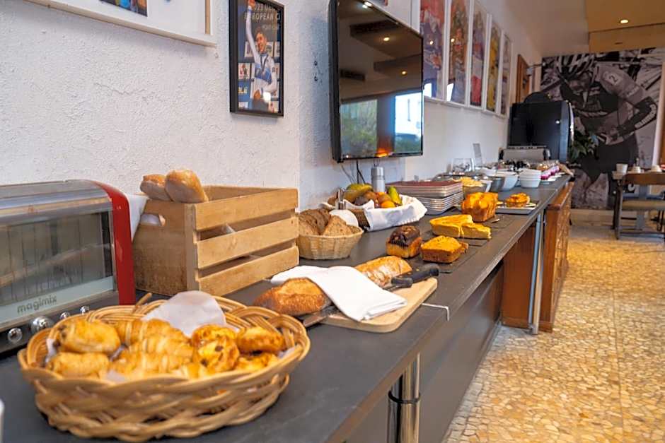 Logis Hotel les Sapins