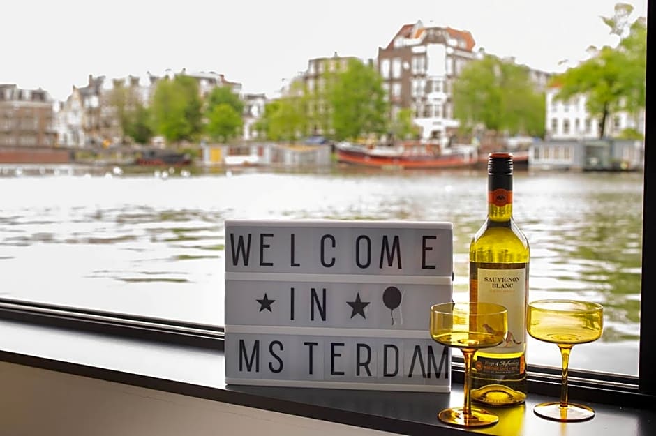 Houseboat Amsterdam - Room with a view