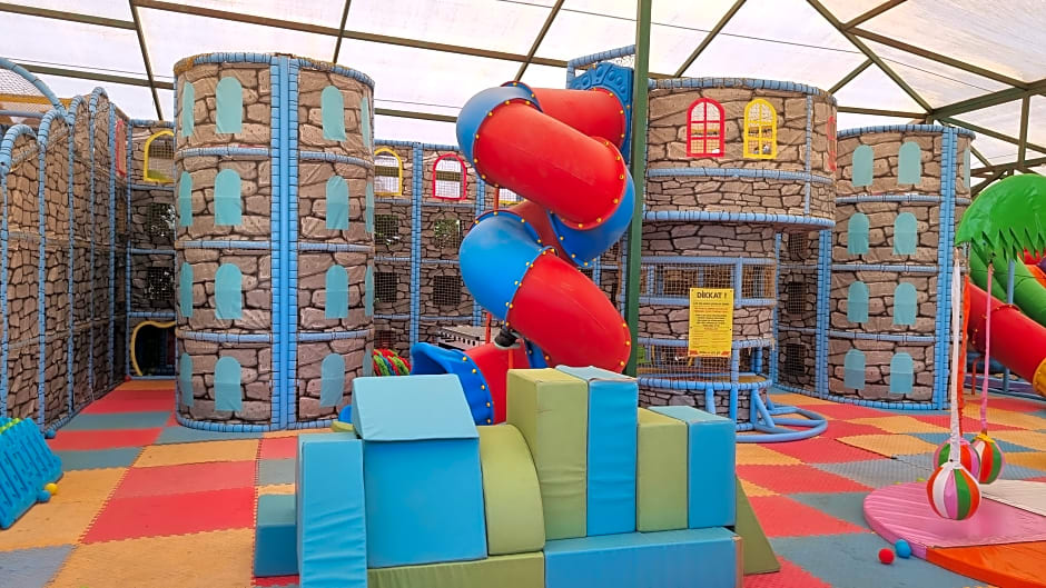 J'Adore Deluxe Hotel & Spa