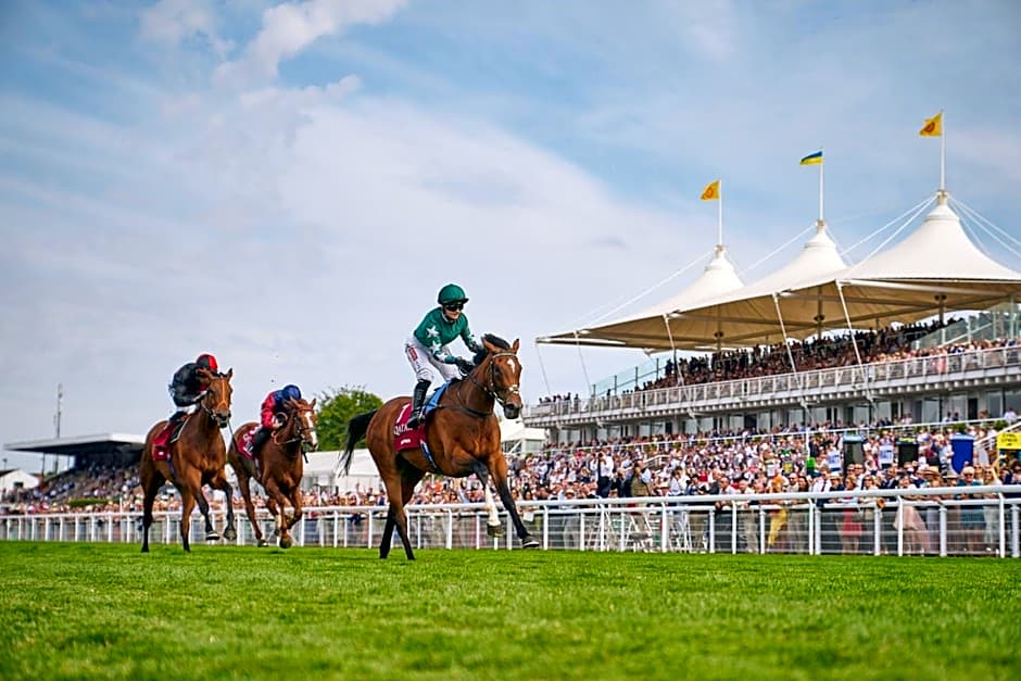 voco Lythe Hill Hotel Spa By IHG