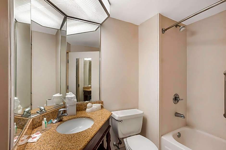 Comfort Inn & Suites Mt. Holly - Westampton