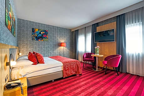 Junior Suite with Spa Bath