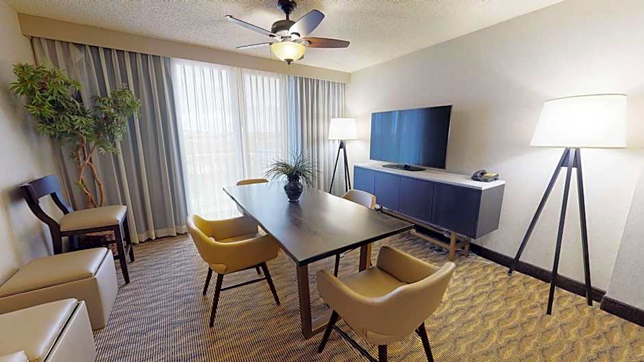 Embassy Suites By Hilton Hotel Oklahoma City-Will Rogers Airport