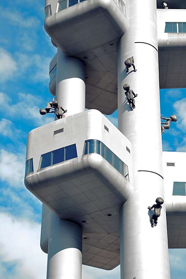 SKY SUITE HOTEL