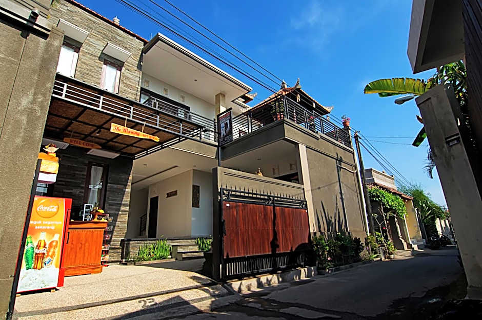 Suwardika Homestay & Dormitory