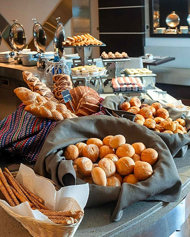 Sol de Oro Hotel & Suites