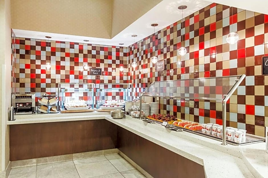 Embassy Suites by Hilton Newark Airport