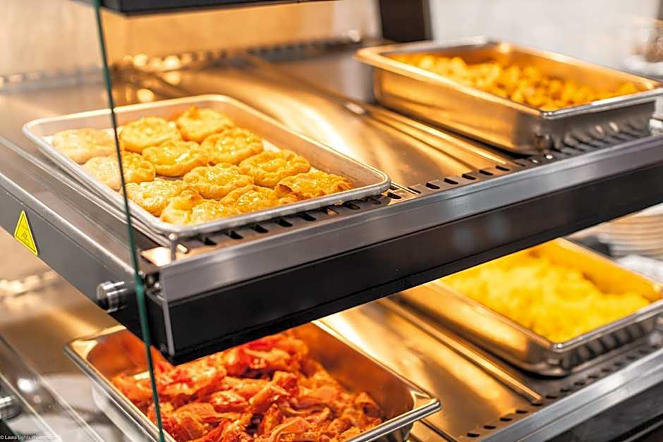 Home Inn and Suites Lloydminster