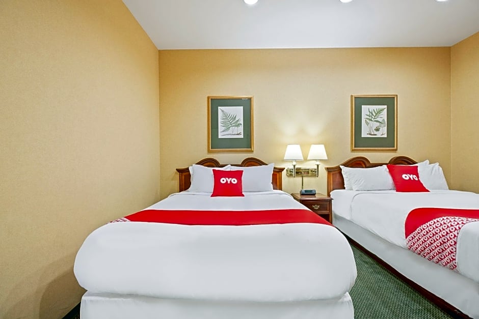 OYO Hotel St Louis Downtown City Center MO