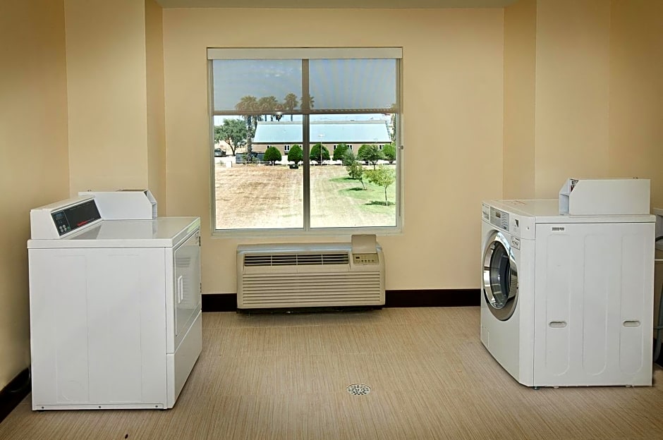 Holiday Inn Express Hotel and Suites Pearsall By IHG