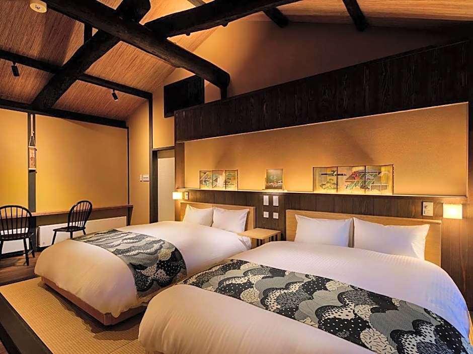 Tsumugi NishinotoinHanayacho