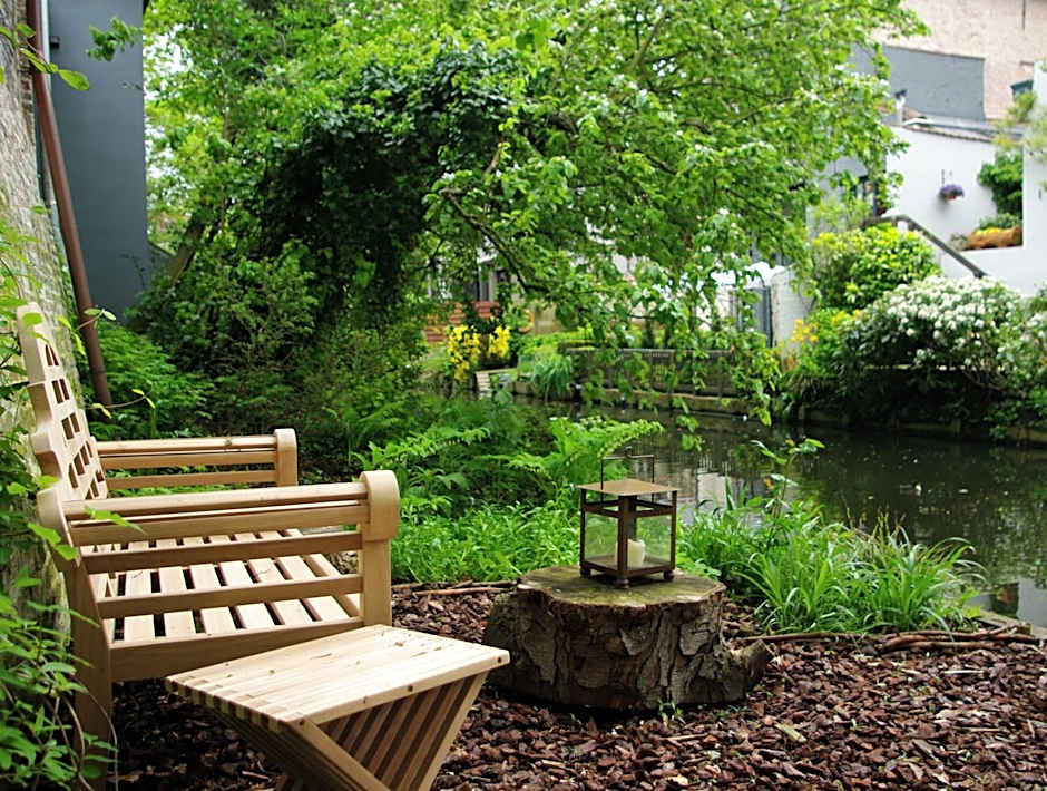 B&B Canal Deluxe