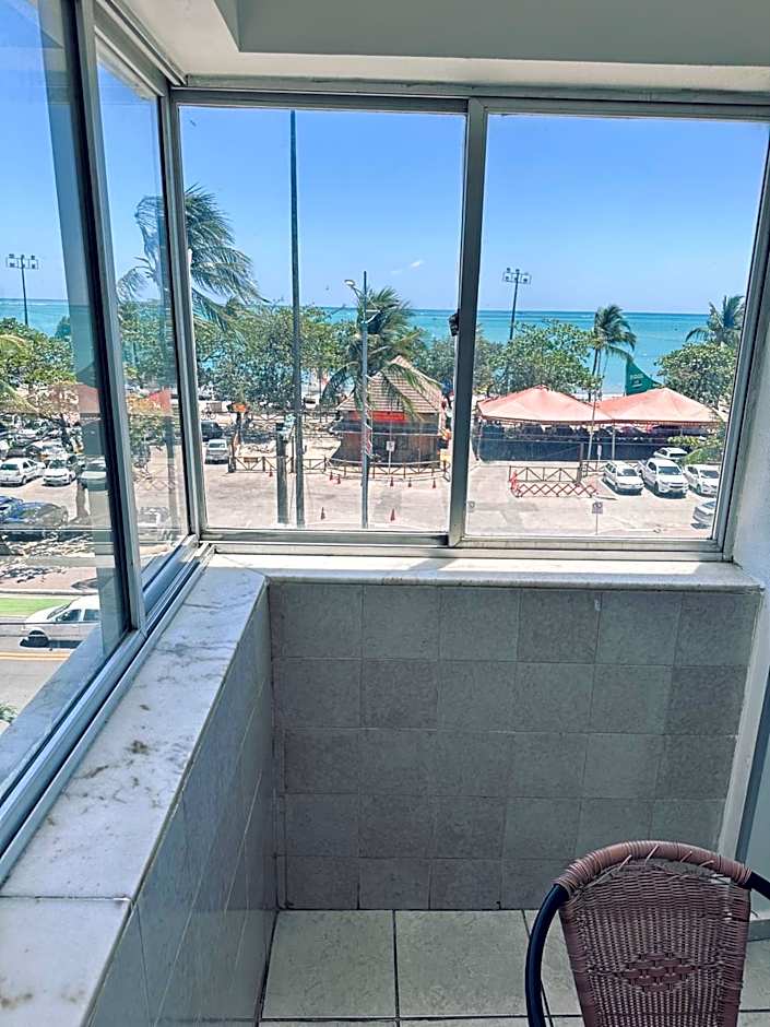 Vista única à BEIRA-MAR na praia de pajuçara com dois quartos- Apto 302