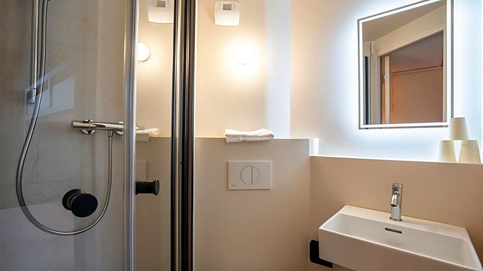 Premiere Classe Paris Ouest - Pont de Suresnes Hotel