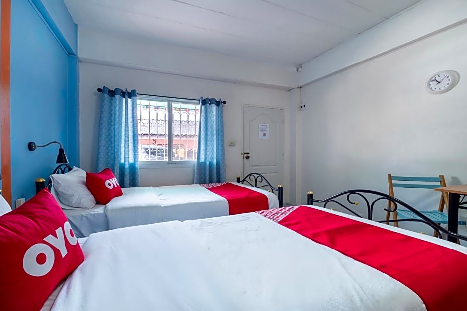 OYO 838 Aromdee Apartment