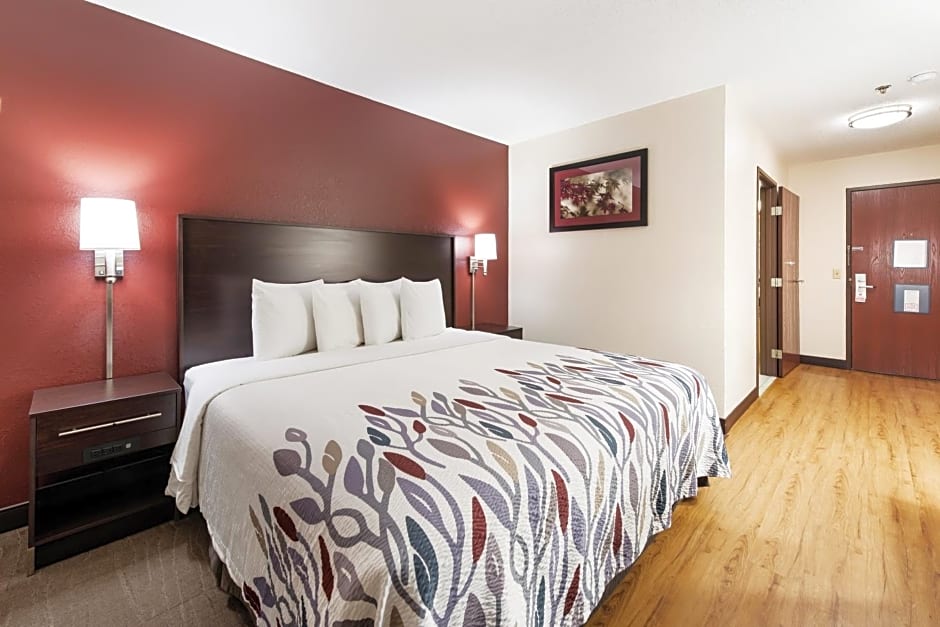 Red Roof Inn Auburn
