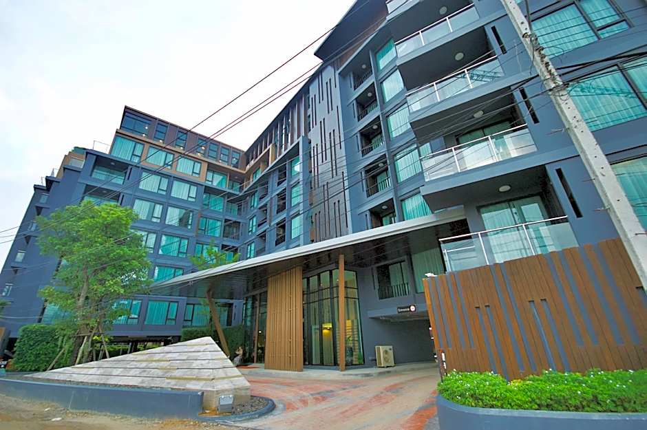 6th Avenue Surin Beach