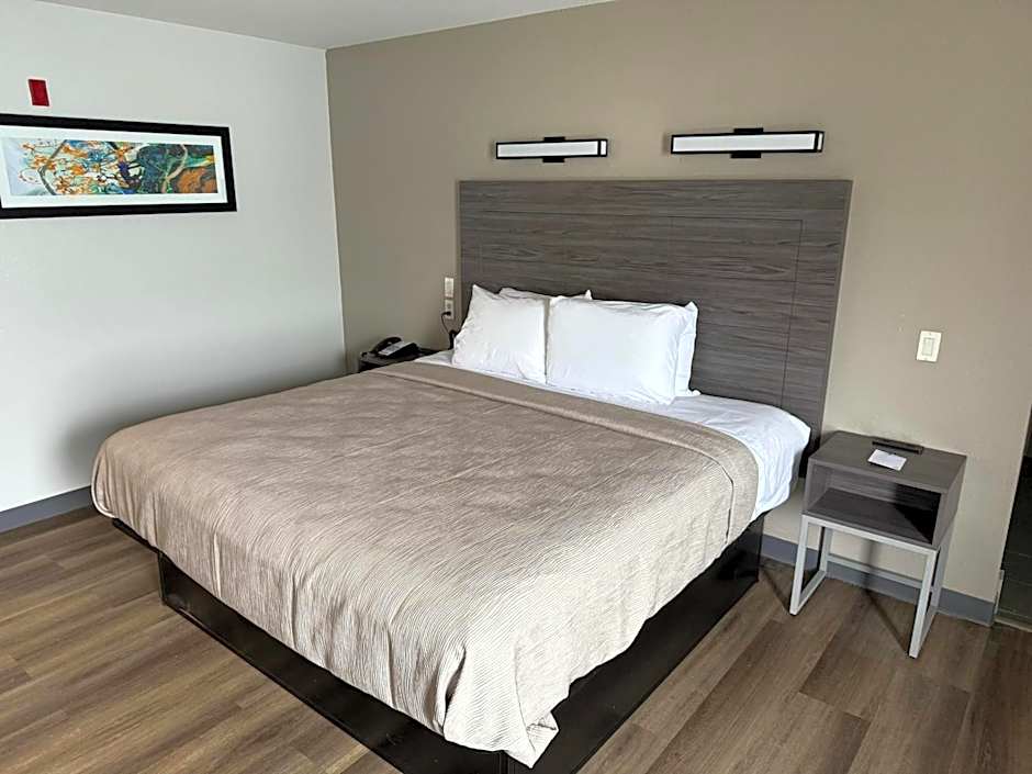 Quality Inn & Suites Biloxi - Ocean Springs