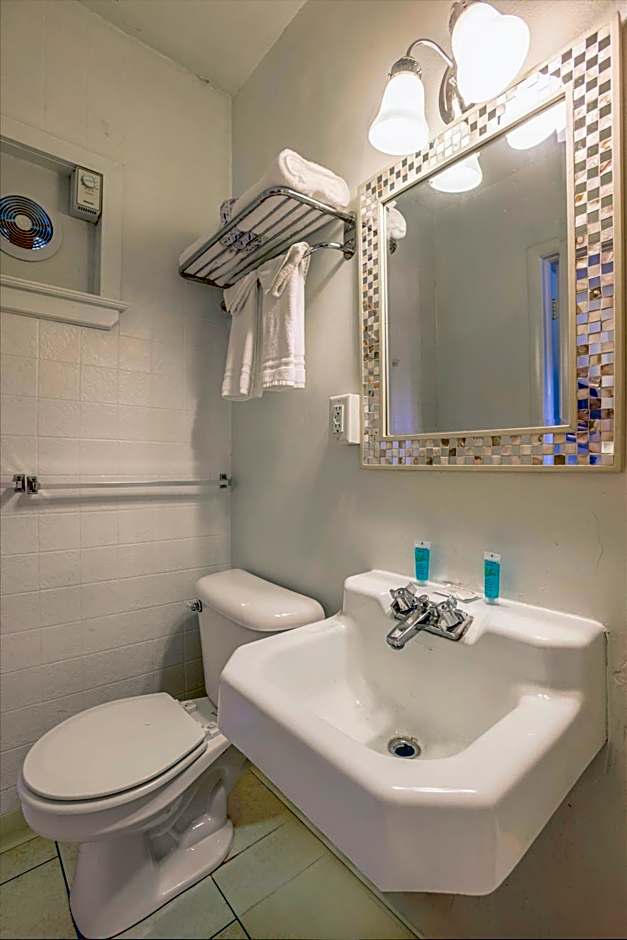 Cadiz Motel by OYO on route 250