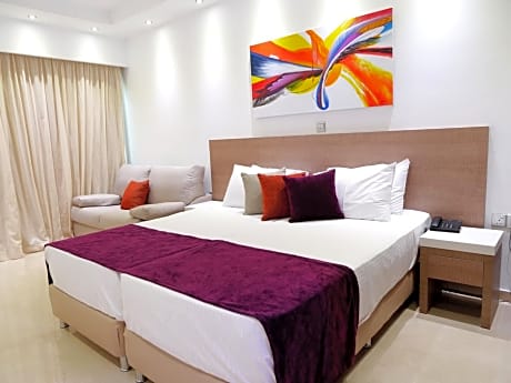 Superior Family Room with Sea View (2 Adults + 2 Children)