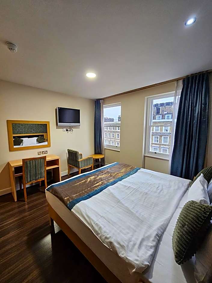 Cromwell International Hotel