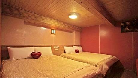 Deluxe Family Suite