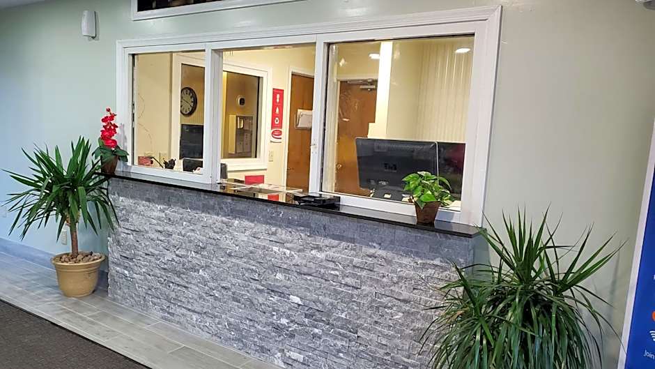 Stonewood Inn & Suites of Carrollton - Smithfield