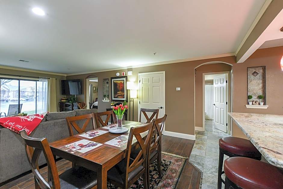 Luxury Condos at Thousand Hills - Heart of Branson - Beautifully remodeled - Spacious and Affordable