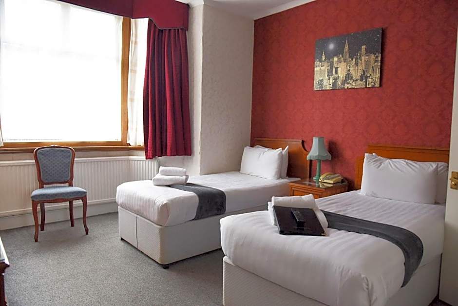 Crystal Hotel & Savour